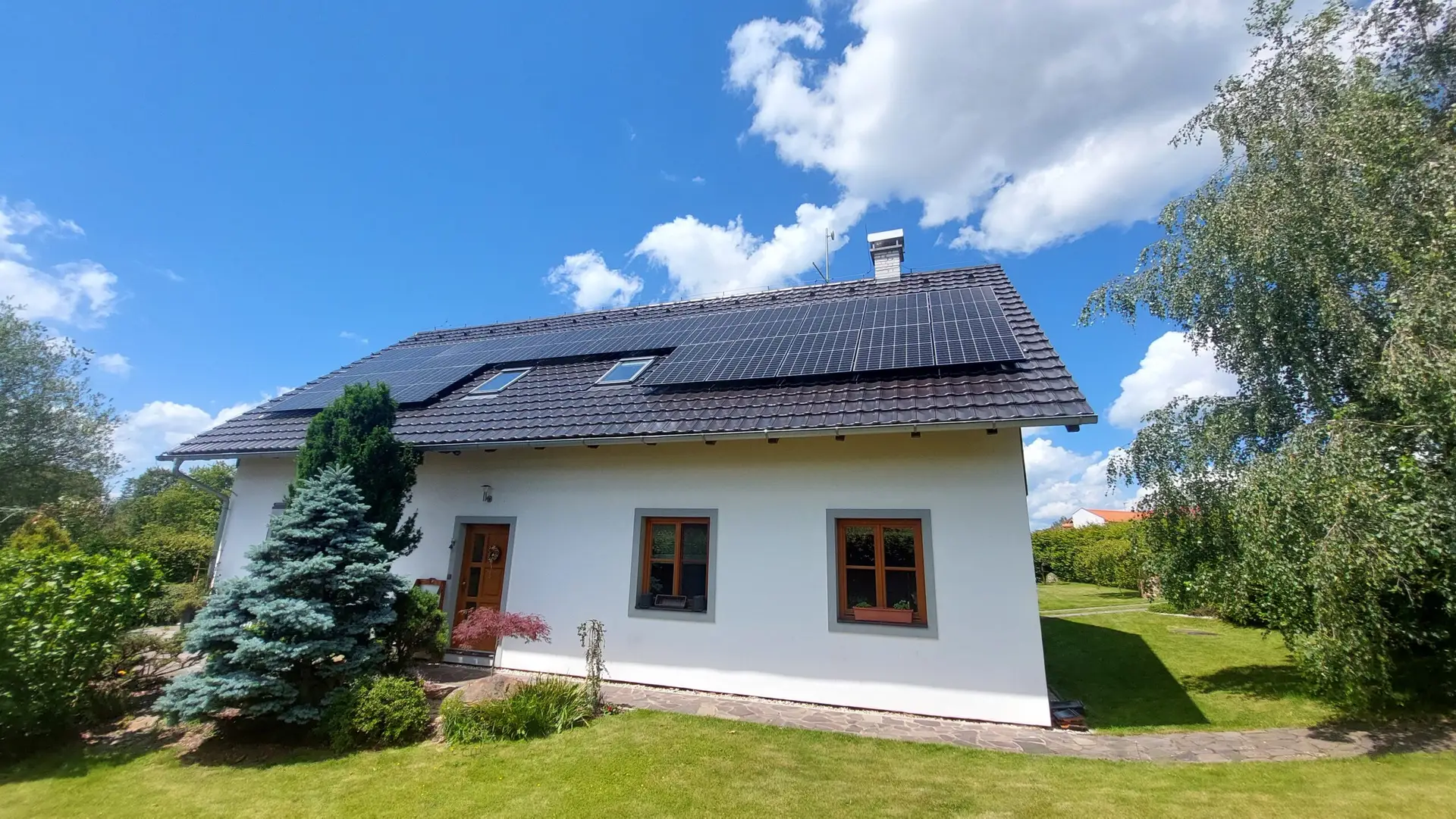 fotovoltaická elektrárna, fve, solax, vytápění, Je tepelné čerpadlo vhodné pro starší a nezateplený dům?tepelné čerpadlo, solární elektrárna